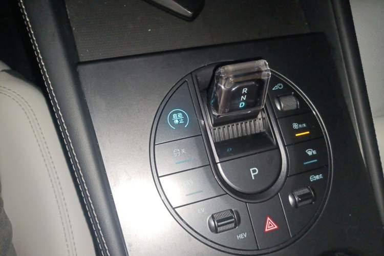 Used BYD Seal 06 New Energy 2024 DM-i 120KM Prestige Model Gear Lever
