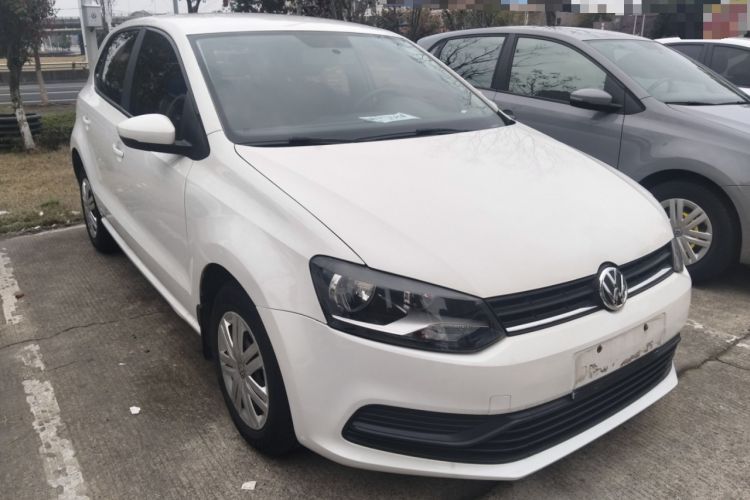 Used Volkswagen Polo 2016 1.4L Manual Fashion Model Front Right 45 Deg