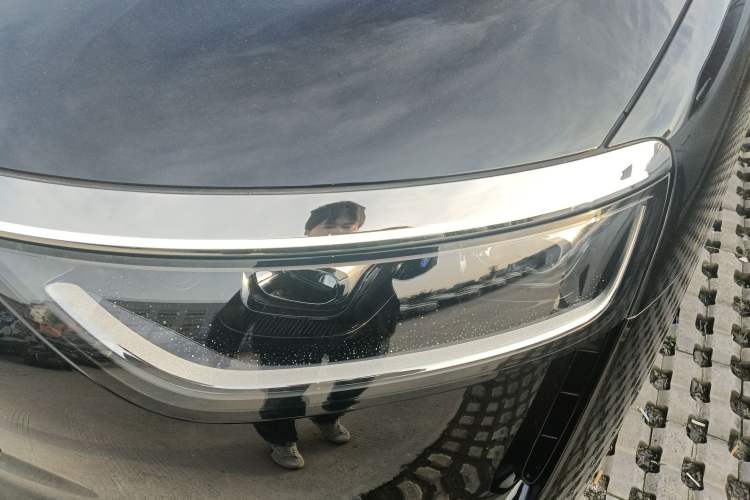 Used Hima AITO M8 2025 Extended-Range Ultra Version 53.4 kWh 5-Seater Edition Left Front Headlight