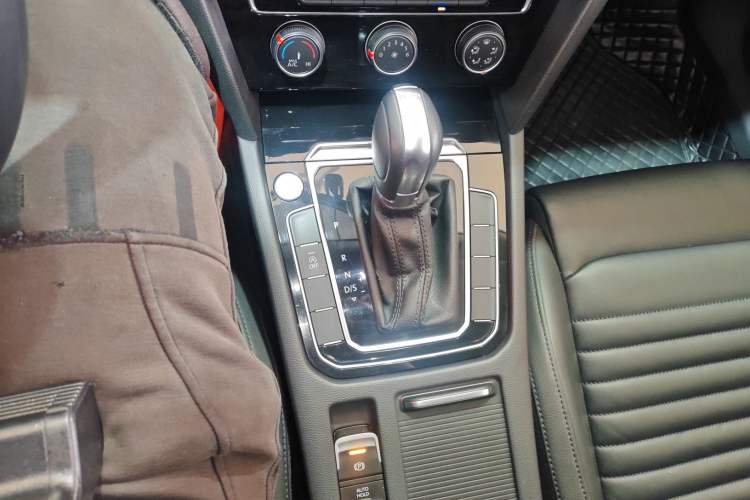 Used Volkswagen Magotan 2019 330TSI DSG Leading Model China VI Standard