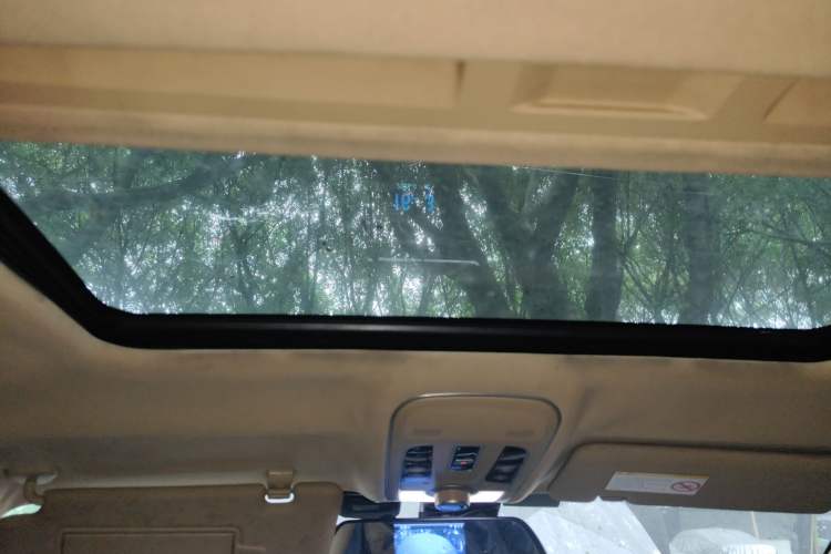 Used Haval H2 2014 1.5T Manual Two-Wheel Drive Elite Edition Headliner