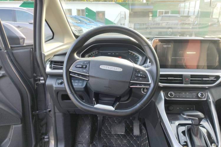 Used SAIC MAXUS EUNIQ 5 2020 Flagship Version with Large Battery 7 Seats