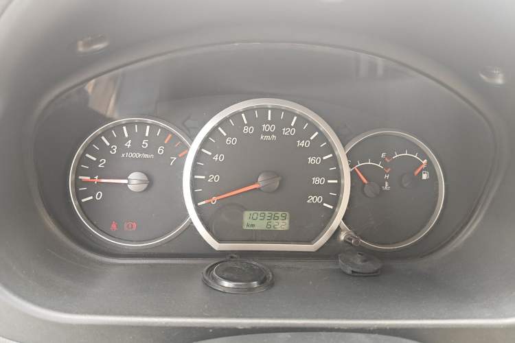 Used Wuling Hongguang 2014 1.5L Base Version Instrument Cluster