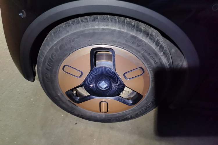 Used Baojun KiWi EV 2021 Artist Model Lithium Iron Phosphate