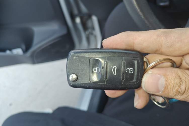 Used Volkswagen Polo 2011 1.6L Automatic ZhiShang Version