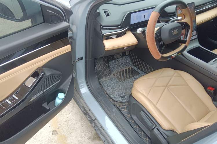 Used Geely Galaxy L6 2023 60km PLUS Driver Seat