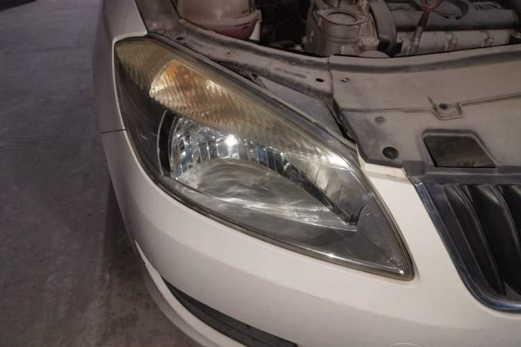 Used Skoda Fabia 2014 1.4L Automatic Crystal Edition