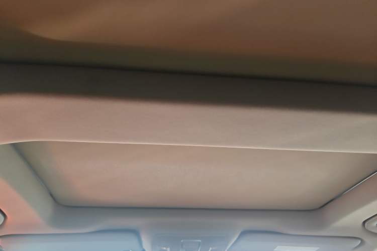 Used Mercedes-Benz M-Class 2015 ML 400 4MATIC Dynamic Model Headliner