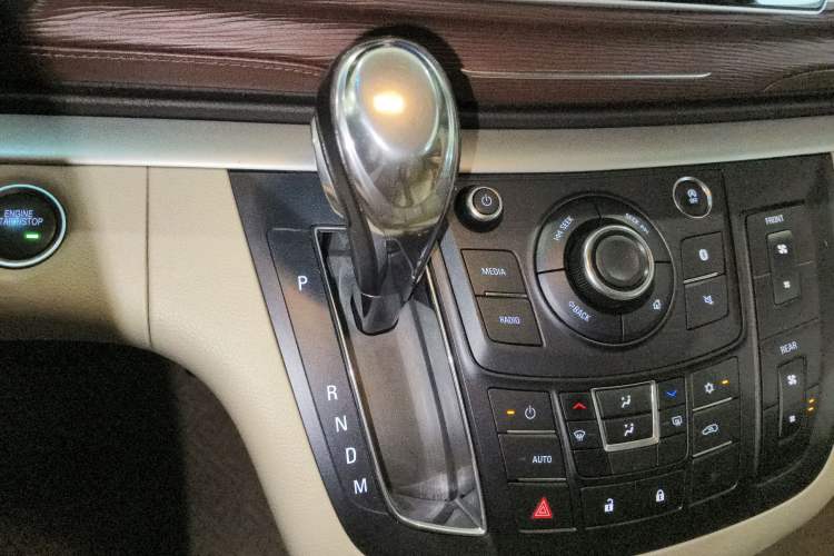 Used Buick GL8 2018 28T Luxury Model China VI Standard