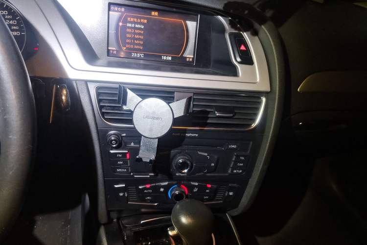 Used Audi A4L 2012 1.8 TFSI Automatic Comfort Model Audio And AC Panel