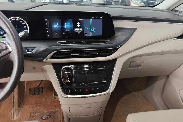 Used Buick GL8 2022 ES Landtrek 653T Comfort Edition