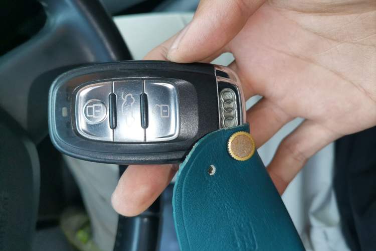 Used Audi Q5 2010 2.0TFSI Comfort Version Vehicle Key