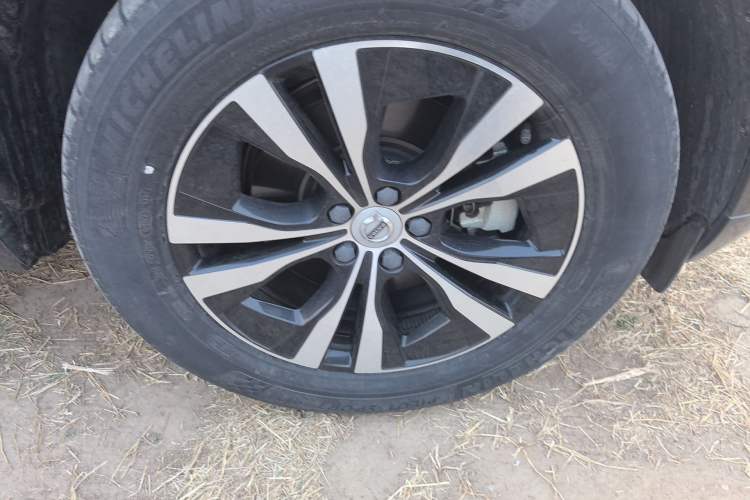Used Volvo XC60 2022 B5 4x4 Zhiyi Luxury Edition Right Front Wheel Hub