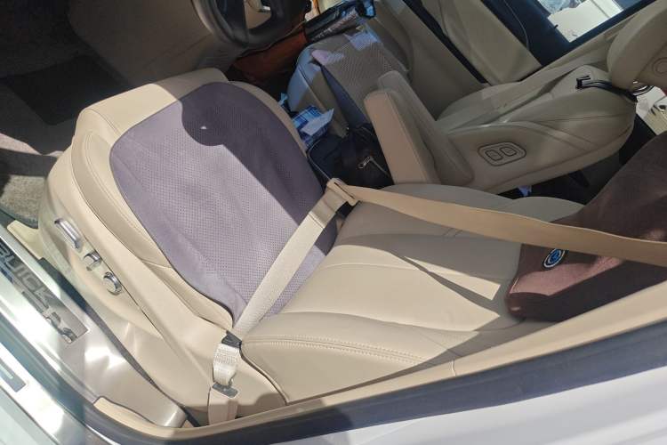 Used Buick GL8 2023 ES Lu Zun Deluxe Model
