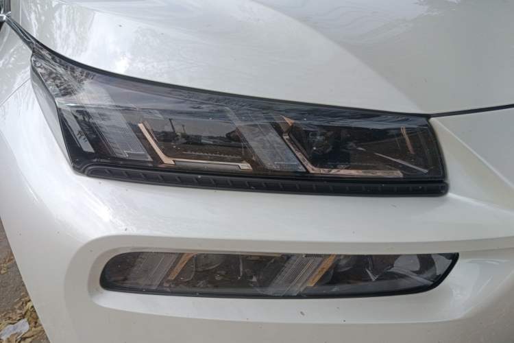 Used AION V 2021 Plus 70 Super Fast Charging Version Ternary Lithium
