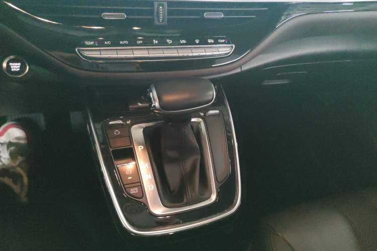 Used GAC Trumpchi M6 2019 270T DCT Luxury Edition (6-seater) China VI Gear Lever