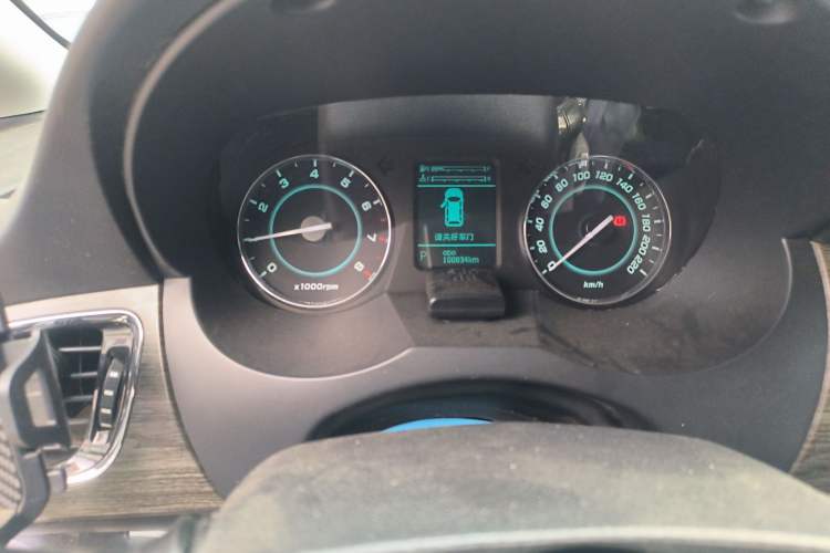 Used JAC Group Refine M5 2014 2.0T Gasoline Automatic Business Edition