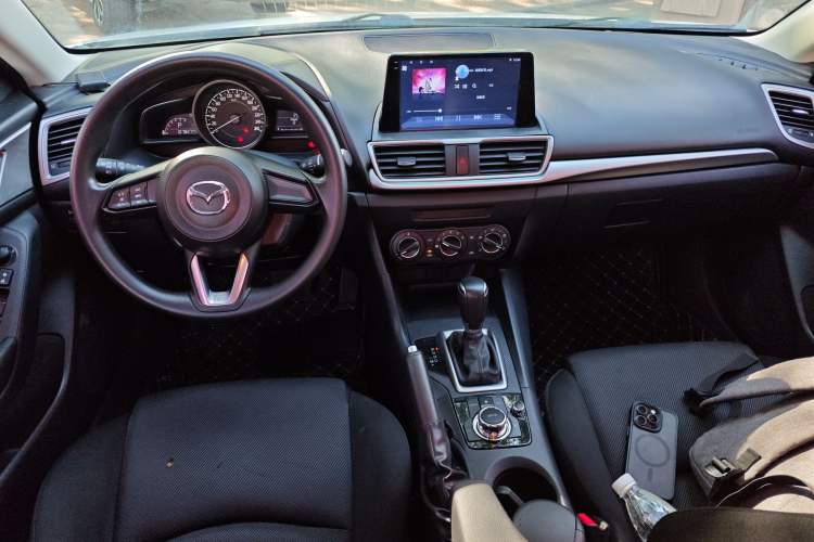 Used Mazda 3 Axela 2017 Sedan 1.5L Automatic Comfort Model Emission Standard China V Center Console