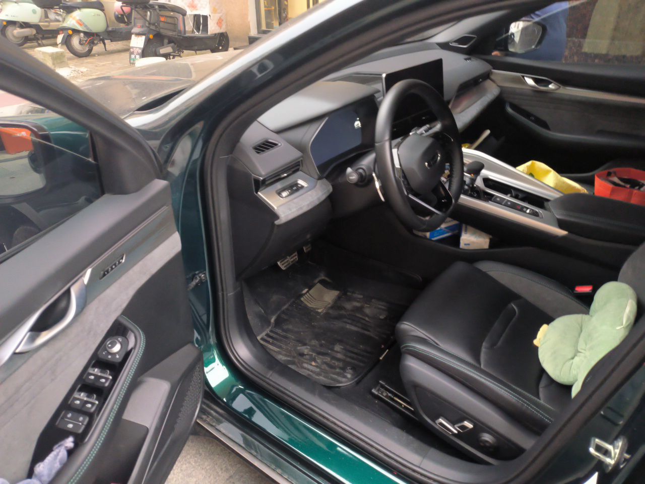 Geely Auto Preface 2023 2.0TD "Only This Verdant Green" Edition — снимка 16