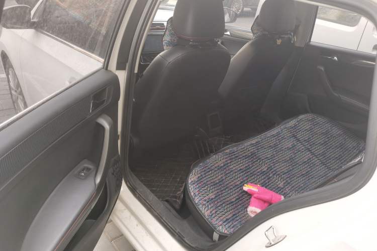 Used Volkswagen Santana 2017 Haval H9 1.6L Automatic Comfort Edition
