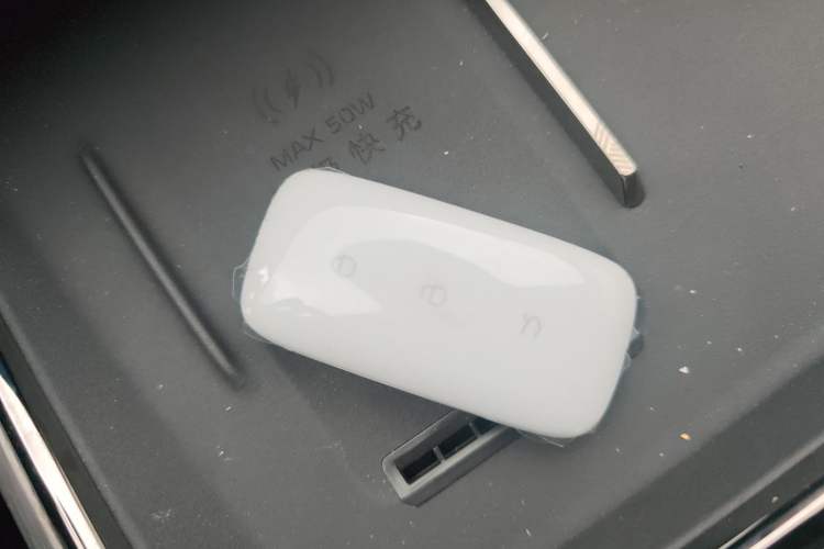 Used Geely Galaxy E8 2025 620 km All-Wheel Drive Starship LiDAR-Enabled Intelligent Driving Version
