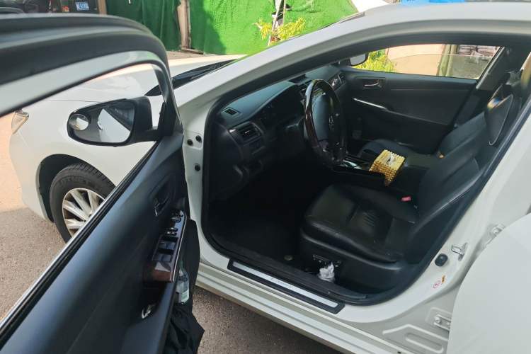 Used Toyota Camry 2015 2.0G Premier Edition
