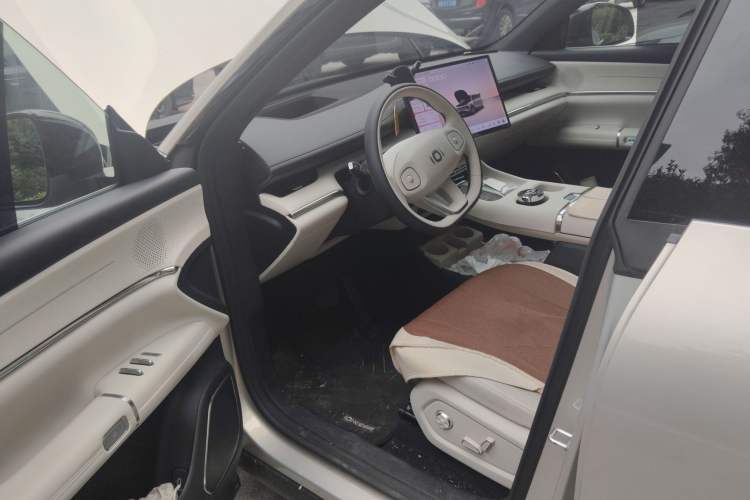 Used CHANGAN NEVO Q07 2025 215 Prestige Edition
