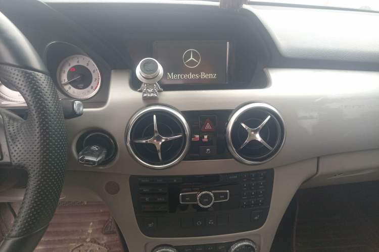 Used Mercedes-Benz GLK-Class 2013 GLK 300 4MATIC Dynamic Sunroof Model Audio And AC Panel