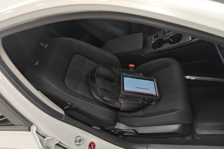 Used Honda Civic 2022 240TURBO CVT Dynamic Edition Right Front Seat