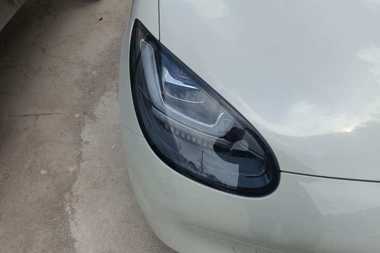 Used Wuling Bingo 2024 333 km Enjoyment Version Right Front Headlight