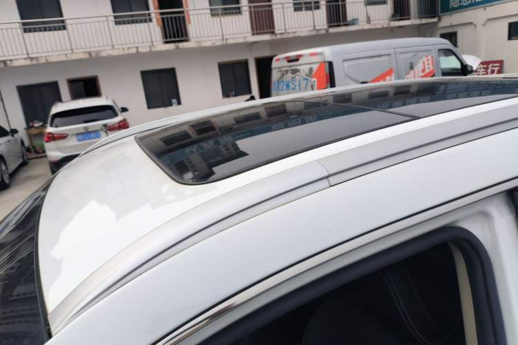 Used Geely Auto Emgrand X7 Sport 2018 1.8TD Automatic Two-Wheel Drive Smart Connect 4G Internet Edition