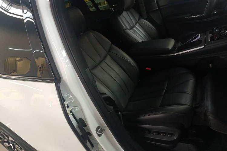 Used Nio ES8 2020 580 km Signature Edition 7-Seater Version Right Front Seat