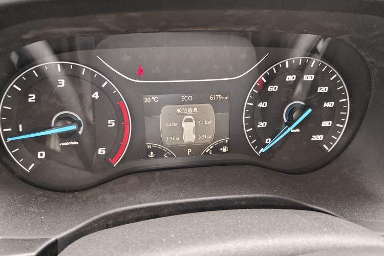 Used JMC Fushun 2025 2.0T 8AT Diesel Mid-Roof Mid-Height Commercial Multi-Purpose 7-Seater Passenger Vehicle