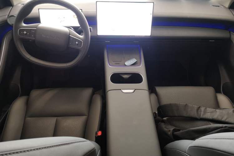 Used Nissan N6 2026 Model 180 Max Center Console