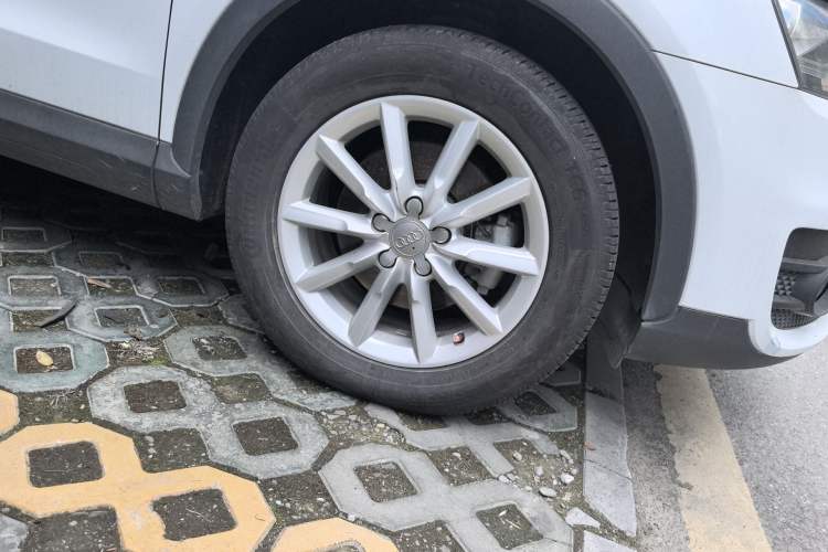 Used Audi Q3 2015 30 TFSI Ambition Edition Right Front Wheel Hub