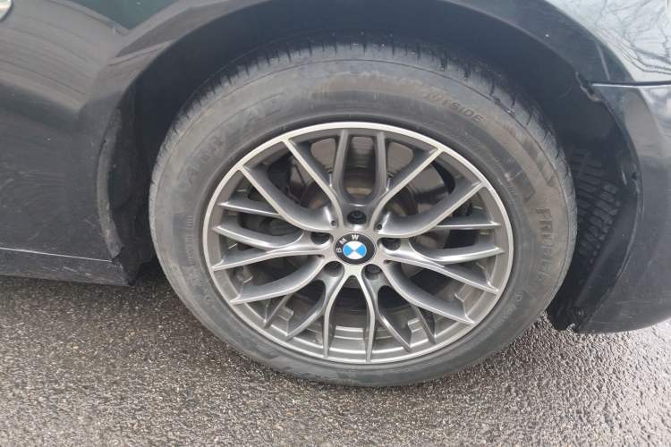 Used BMW 5 Series 2014 520Li Elegant Model Right Front Wheel Hub