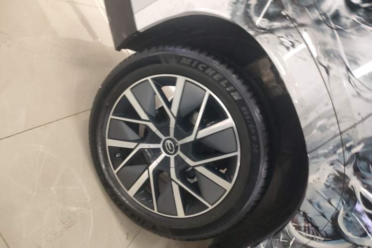 Used GAC Trumpchi Xiangwang S7 2025 180km Ultra All-Wheel Drive LiDAR Edition Right Rear Wheel Hub