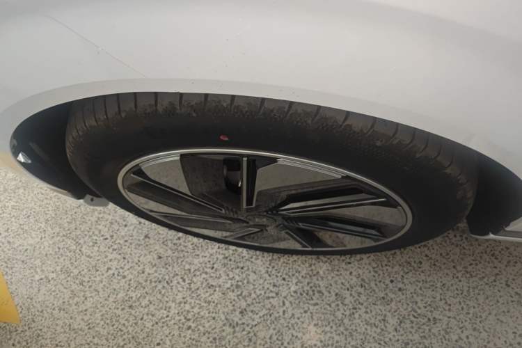 Used Dongfeng eπ eπ008 2025 210Ultra LikeYi Edition 6-Seater
