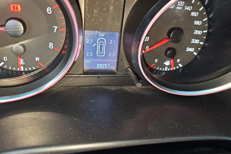 Used Haval H6 2015 Revised Version Sport Edition 1.5T Manual Transmission Two-Wheel Drive Elite Grade Odometer Close Up