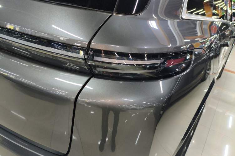 Used Li Auto L8 2023 Air model
