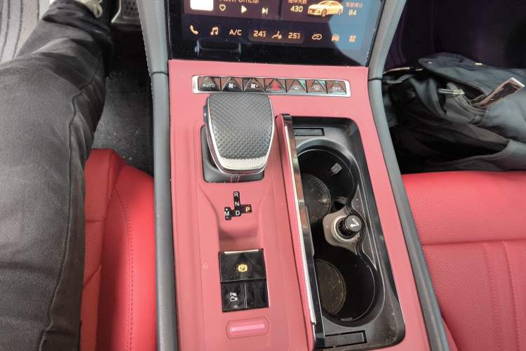 Used Hongqi H6 2024 2.0T ZhiMei Edition
