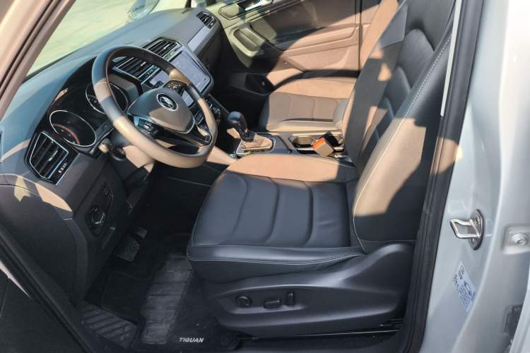 Used Volkswagen Tiguan L 2021 330TSI Automatic Two-Wheel Drive Smart Edition
