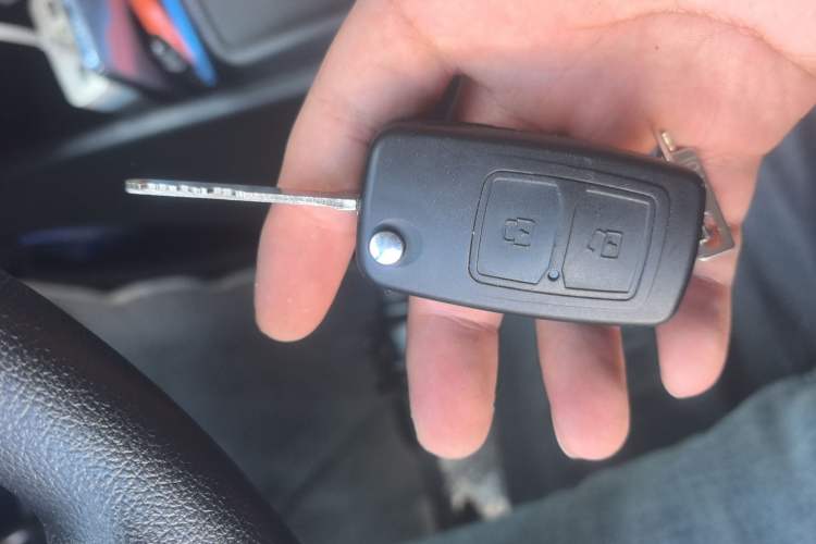 Used Chana Ruixing EM80 2025 Passenger Version Comfort Model 6 Seats 300 km Liftback Door
