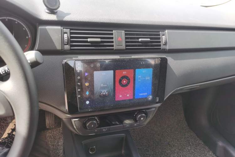 Used Qoros 3 2018 Sedan 1.6L Automatic Leading Model Audio And AC Panel