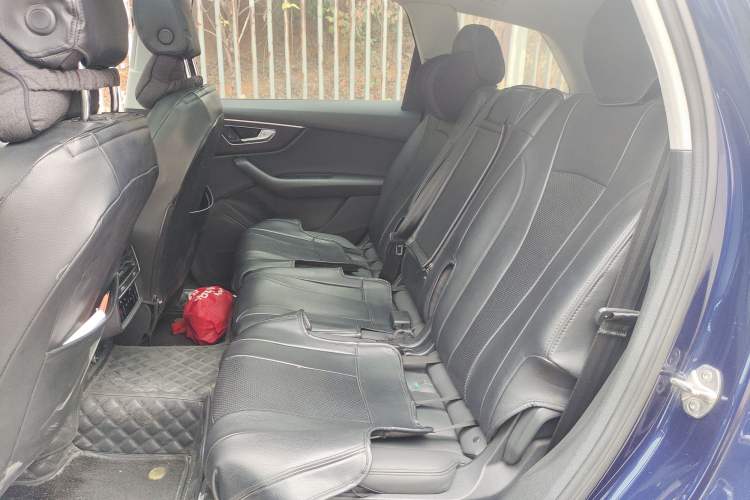 Used Audi Q7 2020 55 TFSI quattro S line sports model Left Rear Seat