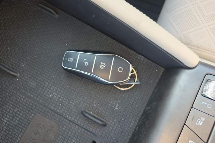 Used BYD Yuan UP 2025 Intelligent Driving Version 401 km Leading Edition