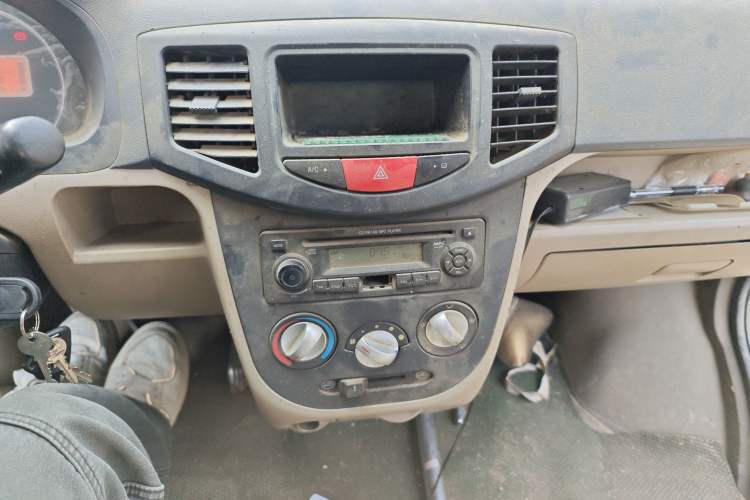 Used BAIC Weiwang 306 2011 1.3L luxury version 8 seats
