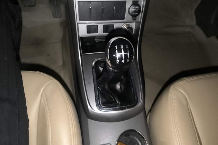 Used Geely Auto Classic Emgrand 2013 Sedan 1.5L Manual Entry-Level Model Gear Lever