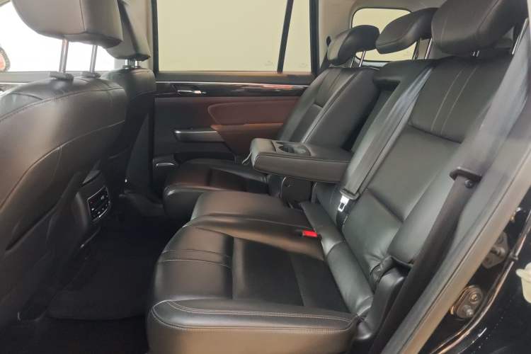 Used GAC Trumpchi GS8 2017 320T Four-Wheel Drive Luxury Smart Connectivity Version (7 Seats) Left Rear Seat