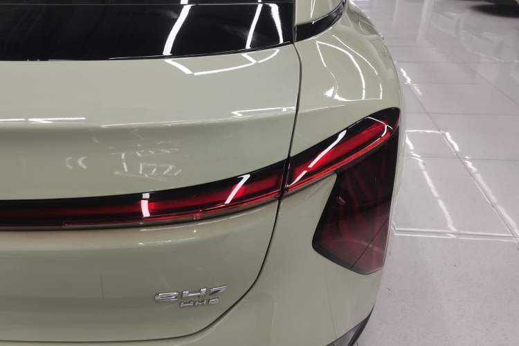 Used Hongqi EH7 2024 690 Pro Right Rear Taillight